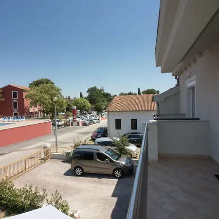 Luna * סבטי פיליפ אי ג'קוב