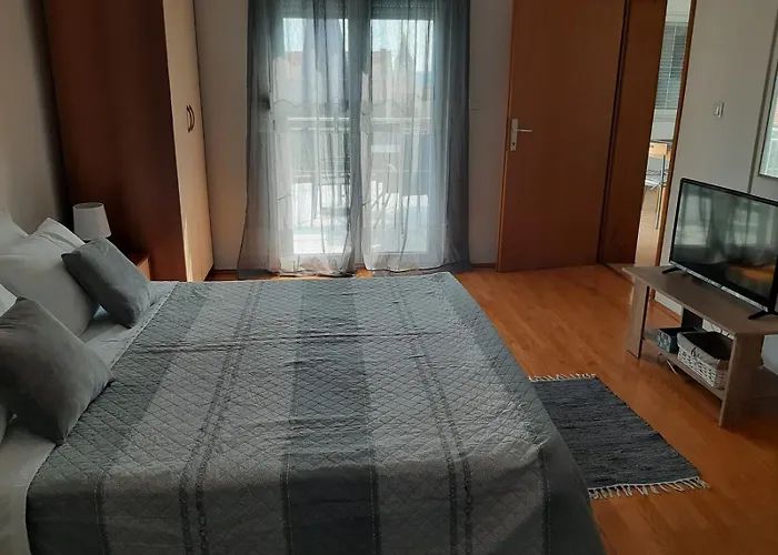 Luna Sveti Filip i Jakov